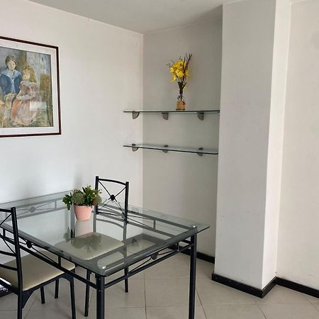 Apartaestudios Laureles Меделин Екстериор снимка