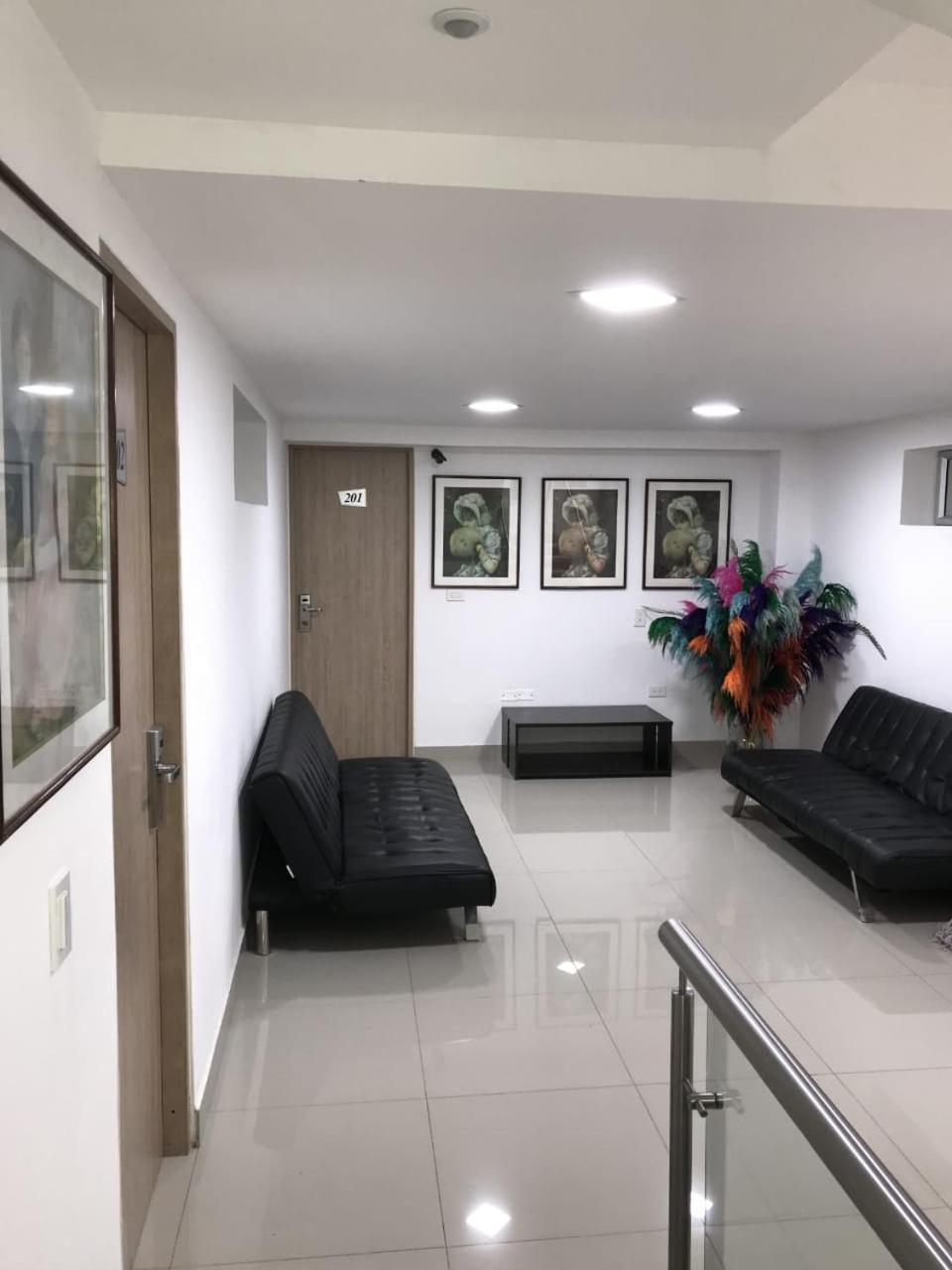 Apartaestudios Laureles Меделин Екстериор снимка