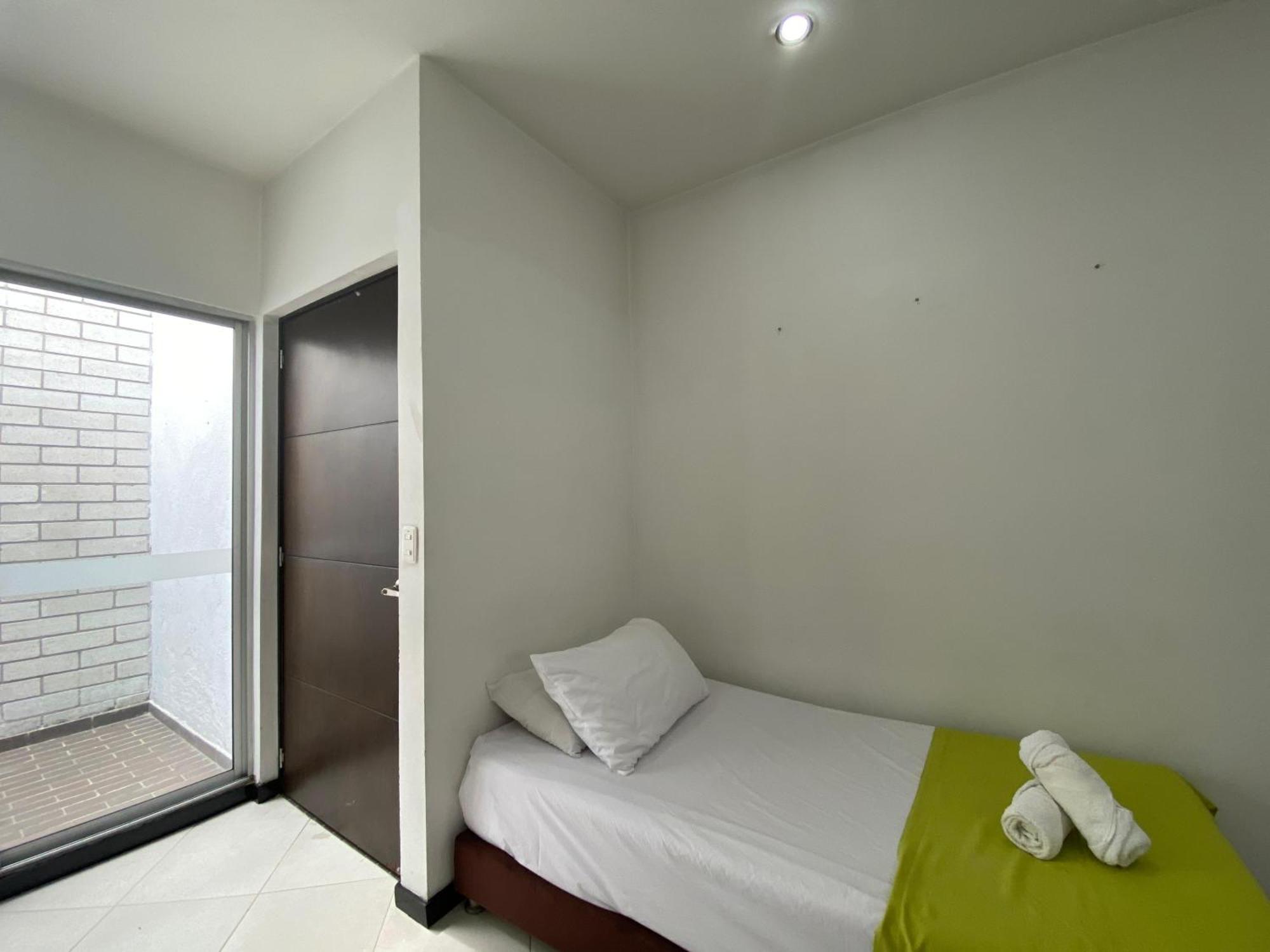 Apartaestudios Laureles Меделин Екстериор снимка