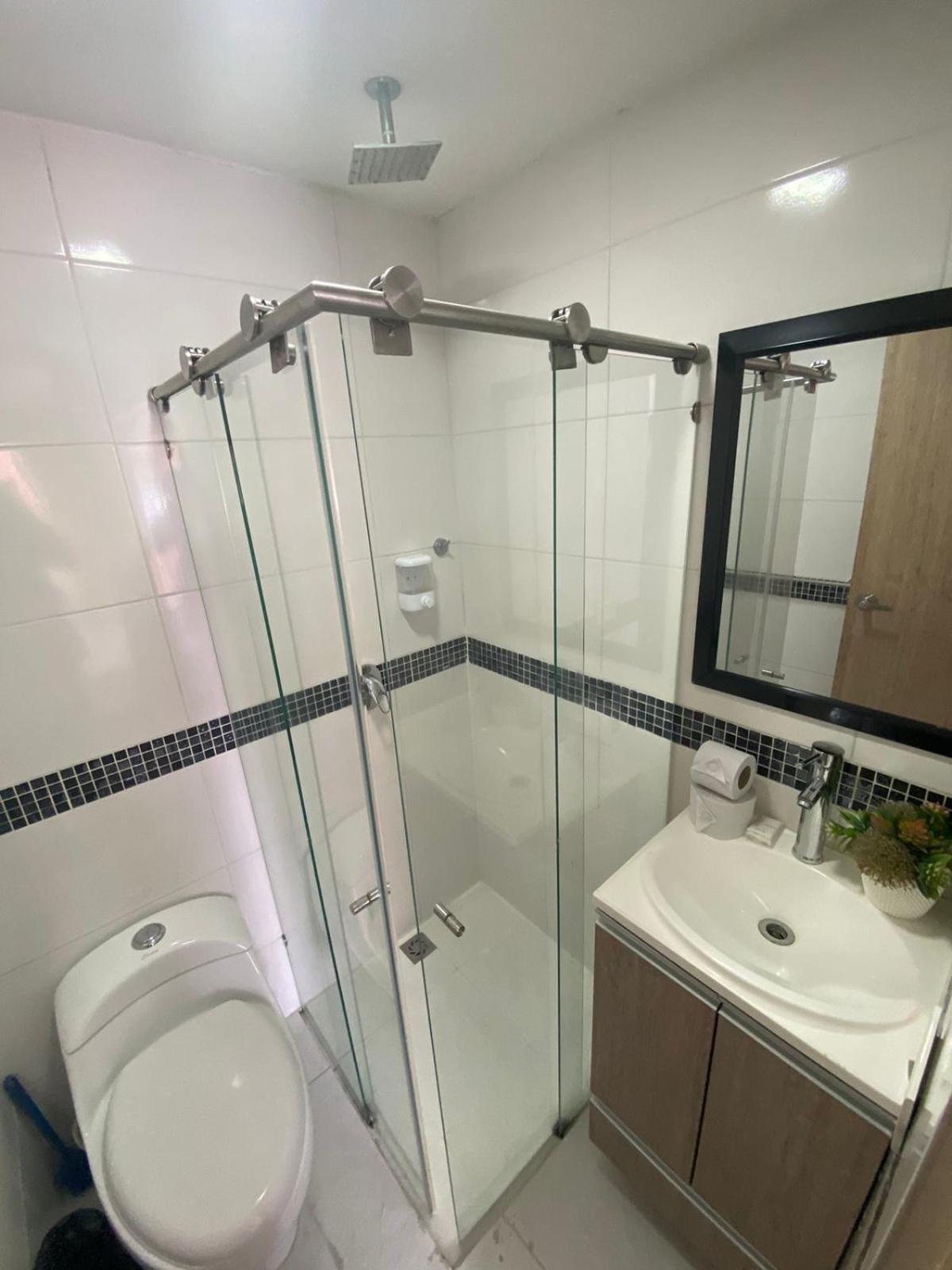Apartaestudios Laureles Меделин Екстериор снимка